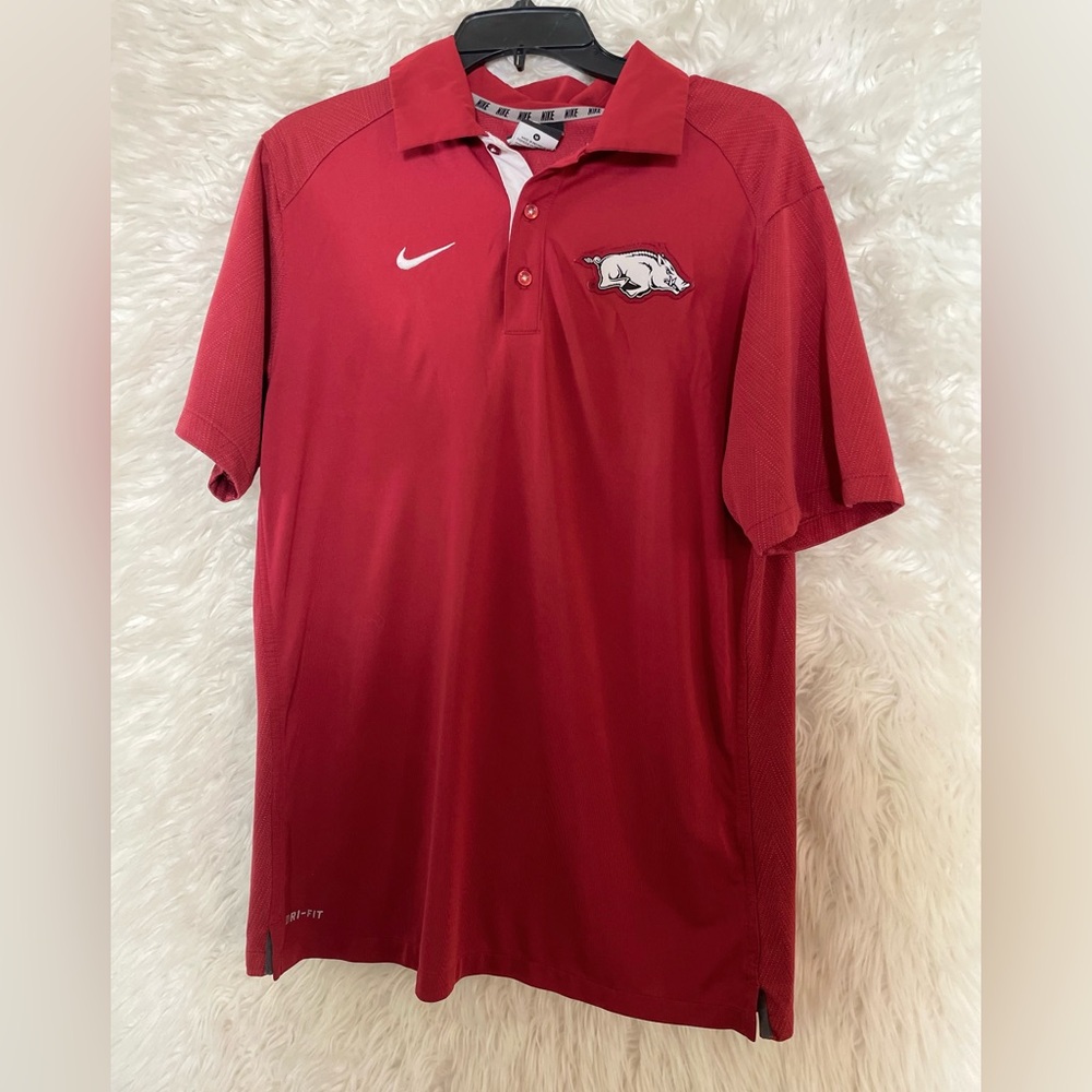 Arkansas Razorbacks Nike Dri-Fit Men’s Short Sleeve Polo Shirt. Size Medium